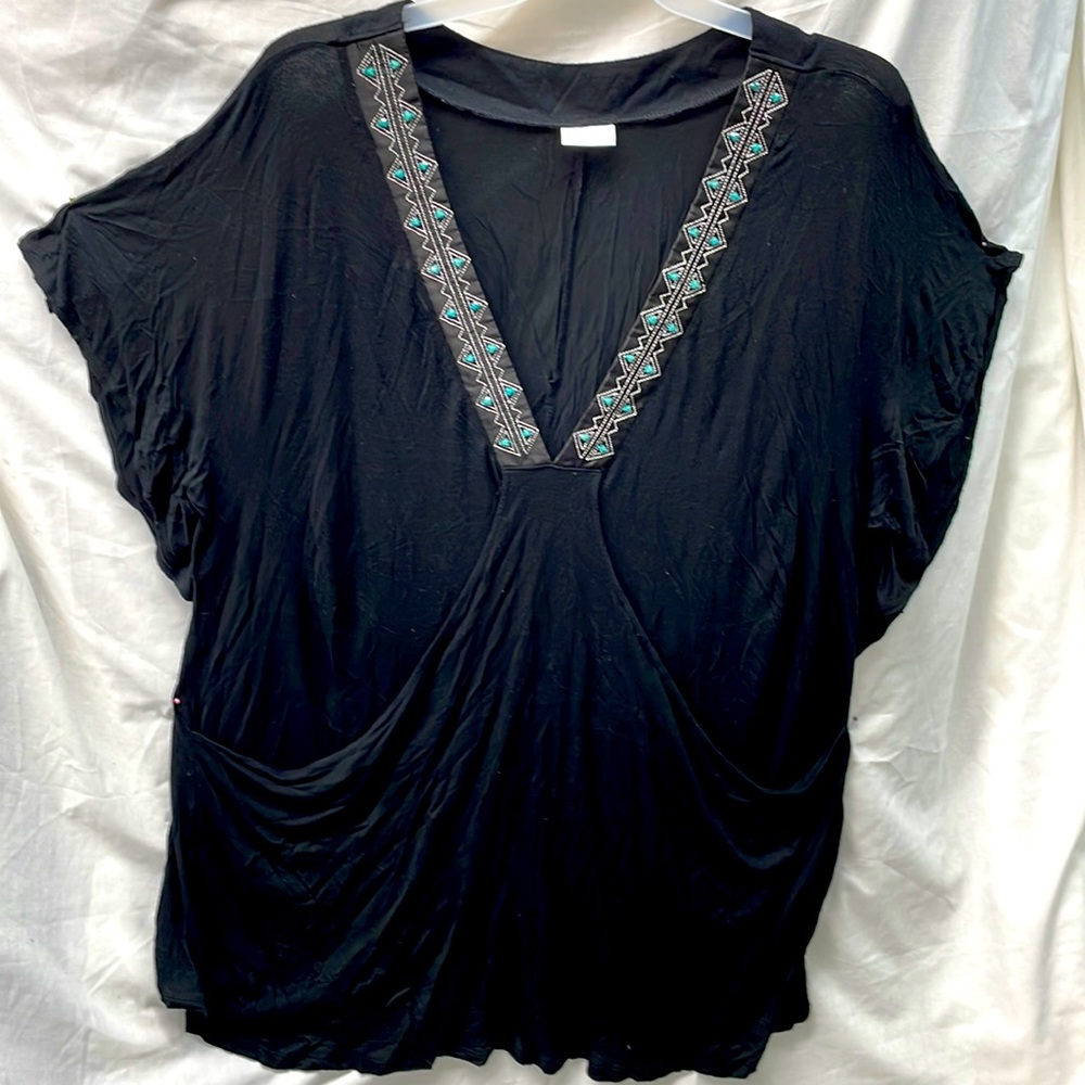 Wearabouts v neck beaded front pocket top ladies sz 4x